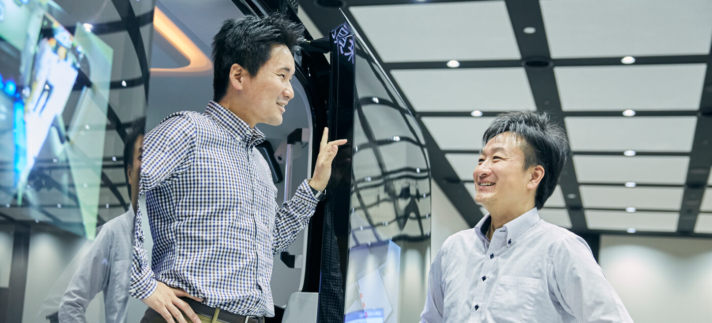 Aiming for a society where anyone can be safe and comfortable at all times, whether they are getting in or out or are in a moving vehicle